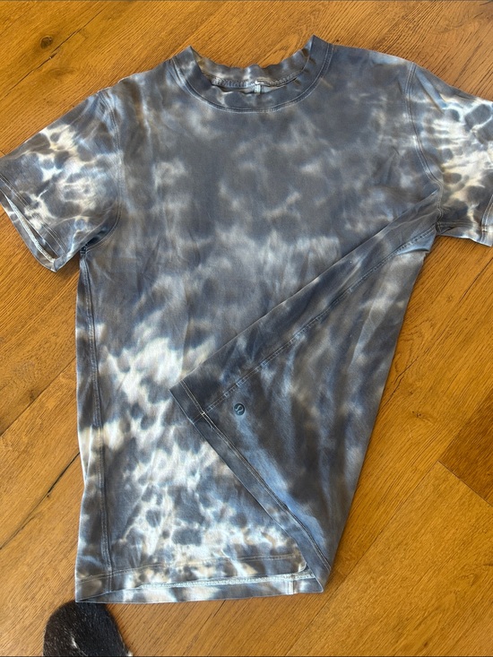 lululemon athletica Tops - lululemon athletica women’s  Tie-Dye Crew Short Sleeve Tee - Gray & White
